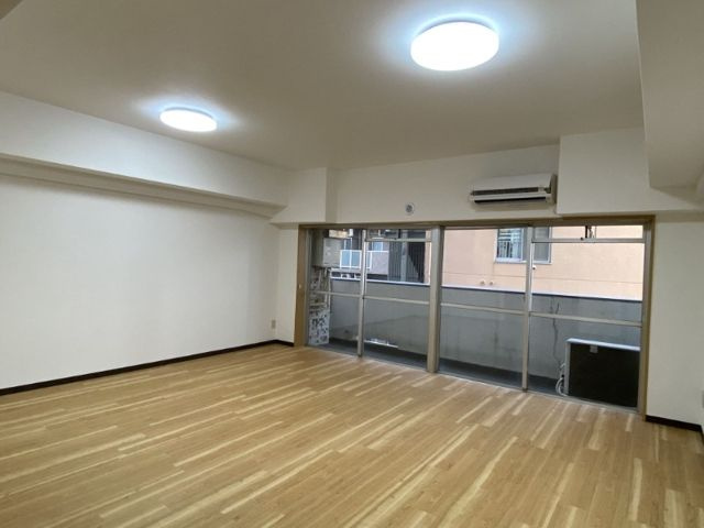 信越ビルの寝室