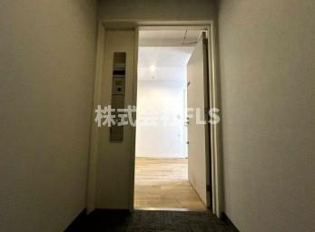 新宿区北新宿３丁目の賃貸マンションのロビー