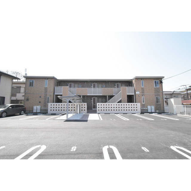 久留米市白山町のアパートの駐車場