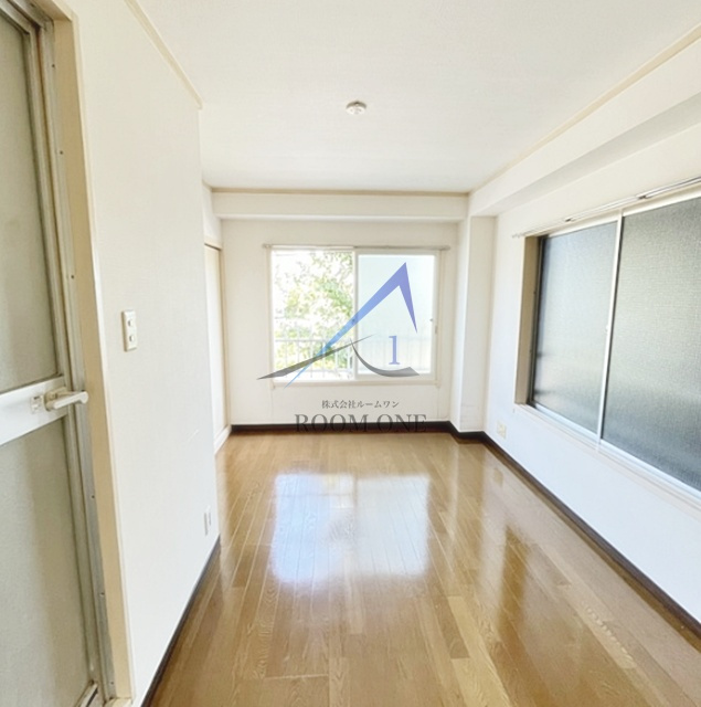 レヴェイユの居間・リビング|洋室のお部屋です。