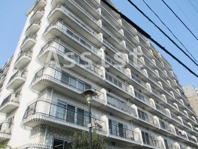 秀和目黒駅前マンションの外観