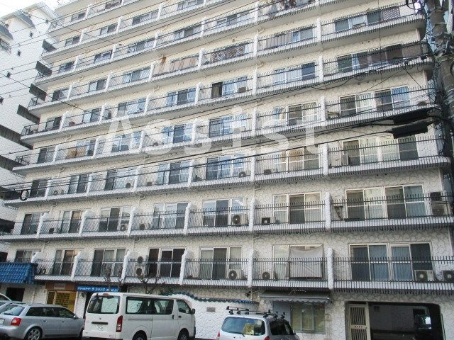 秀和目黒駅前マンションの外観