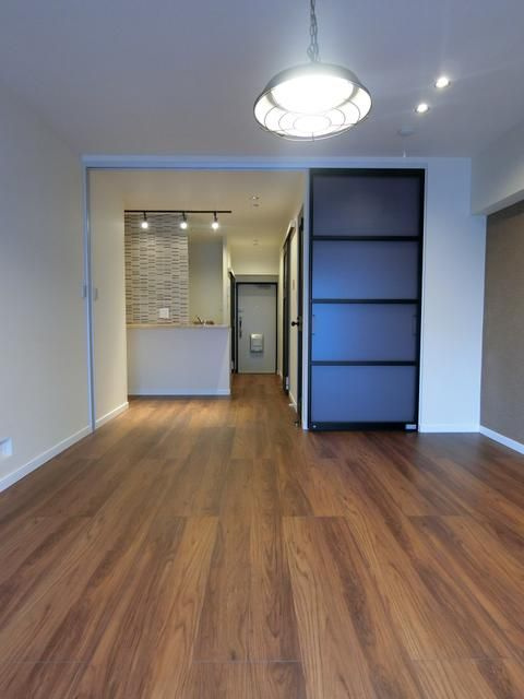 秀和目黒駅前マンションの居間・リビング