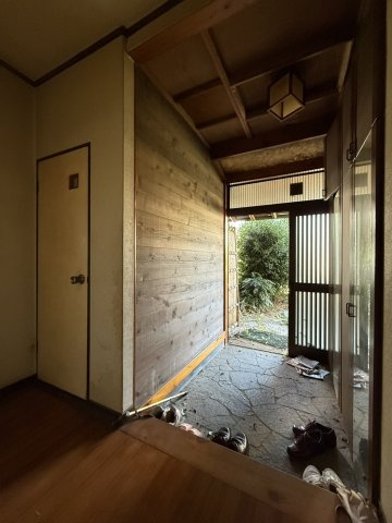 古き良き日本家屋。趣のある和風邸×カーポート付きの玄関