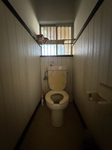 古き良き日本家屋。趣のある和風邸×カーポート付きのトイレ