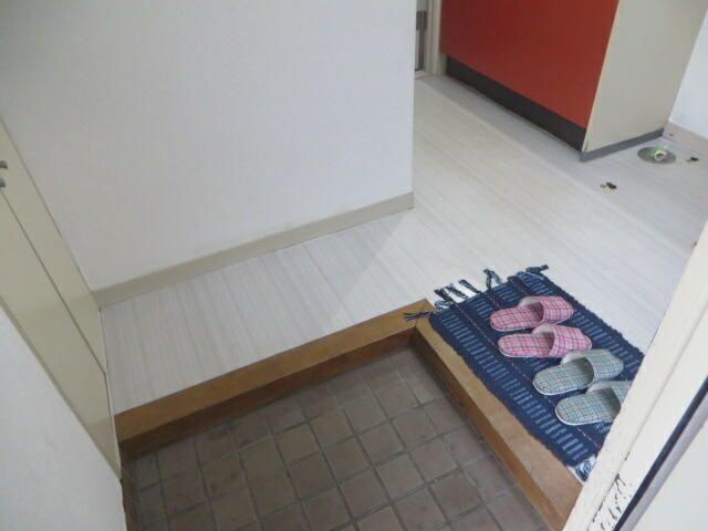 ホワイトハウス江古田の玄関