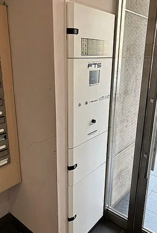 果山ビルの玄関