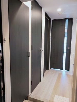 クレイシア亀戸サウスコートの玄関
