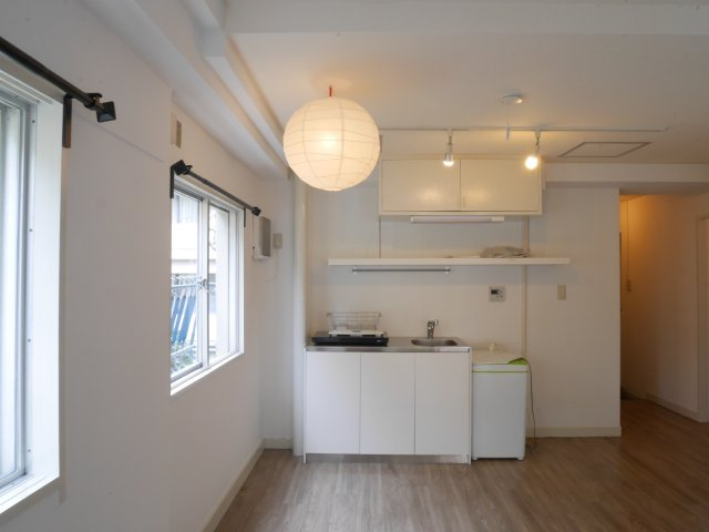 神戸市中央区北野町１丁目の賃貸マンションの居間・リビング