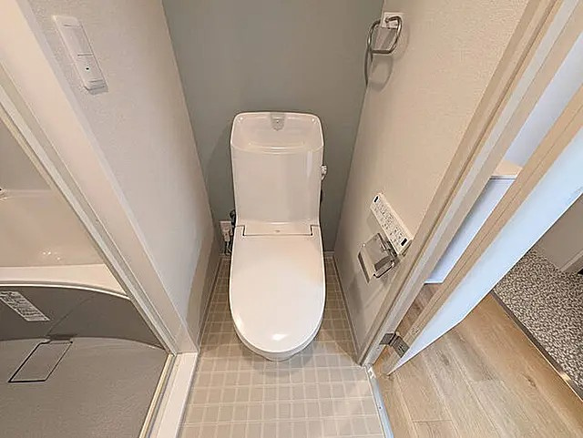 神戸市東灘区田中町２丁目の賃貸マンションのトイレ