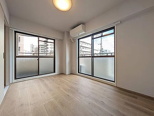 神戸市東灘区田中町２丁目の賃貸マンションの居間・リビング