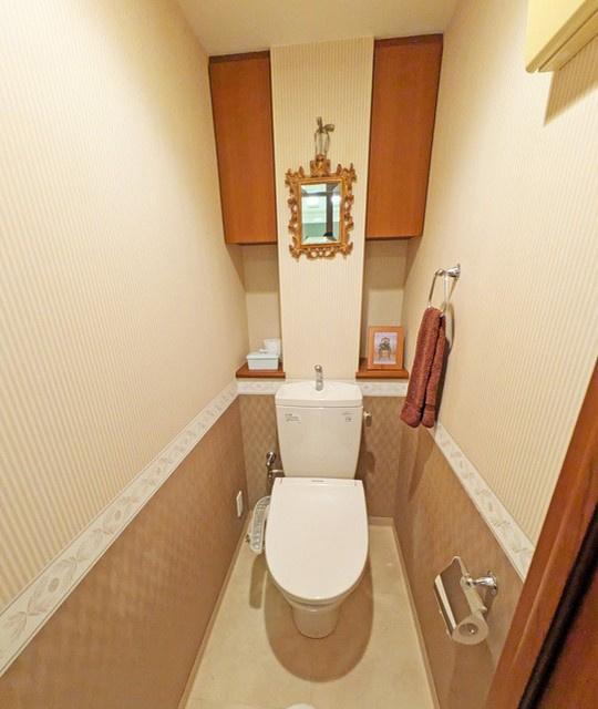 芦屋市朝日ケ丘町の賃貸マンションのトイレ