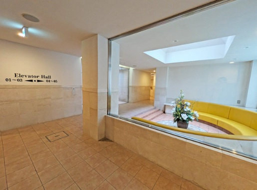 芦屋市朝日ケ丘町の賃貸マンションのロビー