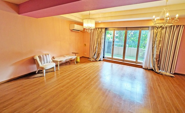 芦屋市朝日ケ丘町の賃貸マンションの居間・リビング