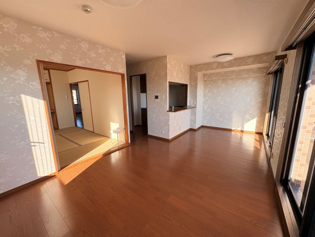 神戸市灘区水道筋６丁目の賃貸マンションの居間・リビング