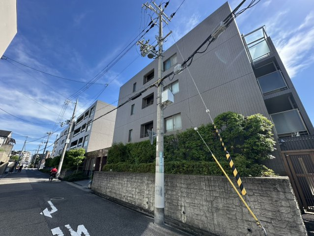 西宮市甲子園口２丁目の賃貸マンションの外観
