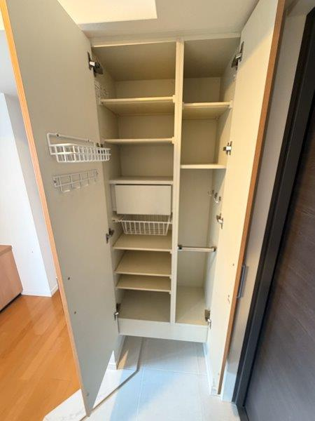 神戸市中央区栄町通６丁目の賃貸マンションの収納