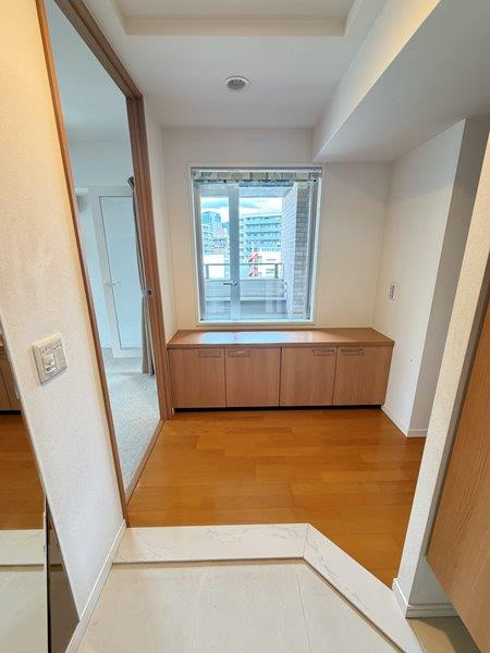 神戸市中央区栄町通６丁目の賃貸マンションの玄関