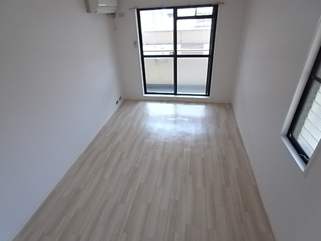 芦屋市宮塚町の賃貸マンションの居間・リビング