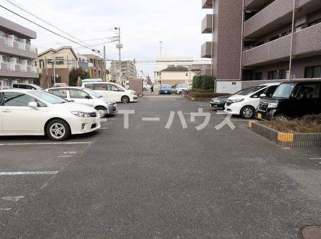 シェーネンオるト習志野台の駐車場