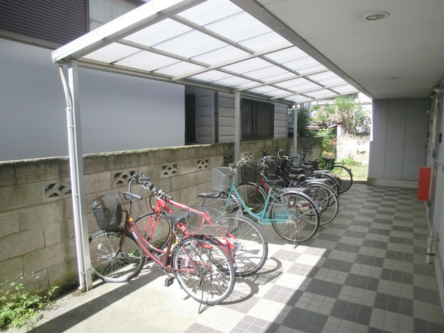 Ｋ’ｓ ＦＬＡＴのその他共用部分|敷地内自転車置き場。