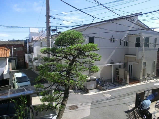 Ｋ’ｓ ＦＬＡＴの展望|閑静な住宅地が広がります。