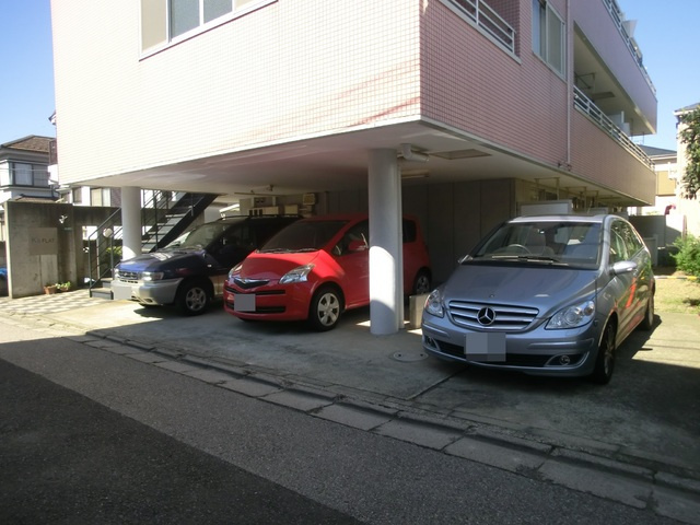 Ｋ’ｓ ＦＬＡＴの駐車場|屋根付き駐車場（要確認）