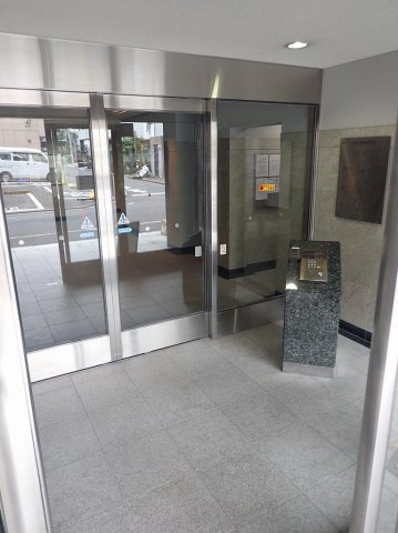 本駒込Kマンションのエントランス