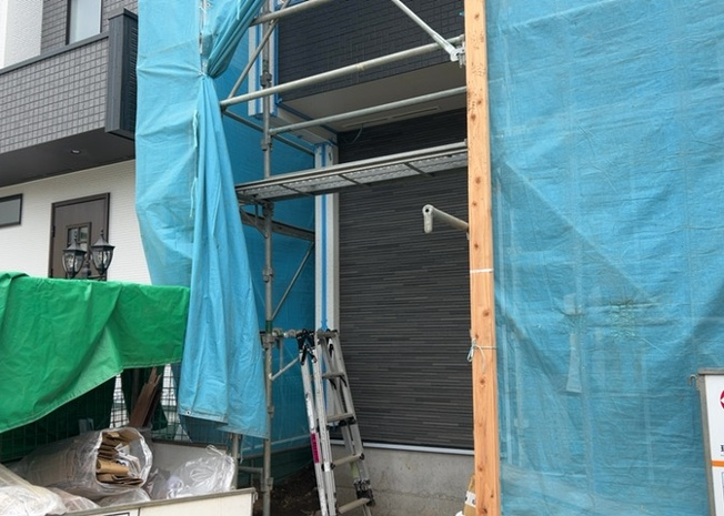 【内装】 | 座間新築戸建 | 建物建築の外壁の主流となっているサイディング仕様は、板を外壁に貼り合わせる施工方法です。金属系・木質系・窯業系があり、断熱性や耐用性などが異なります。外壁の色やデザインなど詳細は現地でご確認ください。