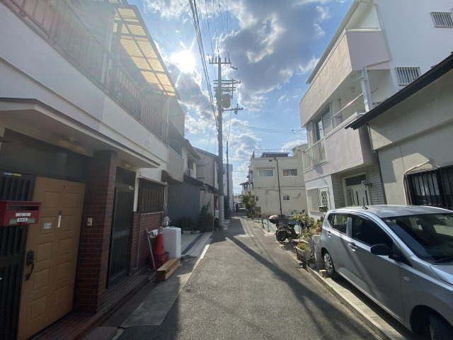 豊中市庄内西町5丁目テラスハウスの前面道路含む現地写真