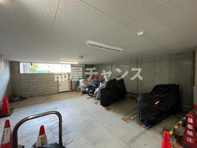 エコロジー鶴舞レジデンスの駐車場