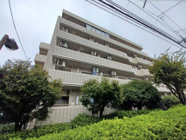 エンジェルス守屋の外観