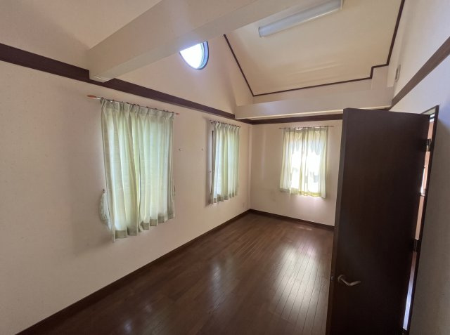 中山町中古戸建ての洋室|スタンダードな洋室です