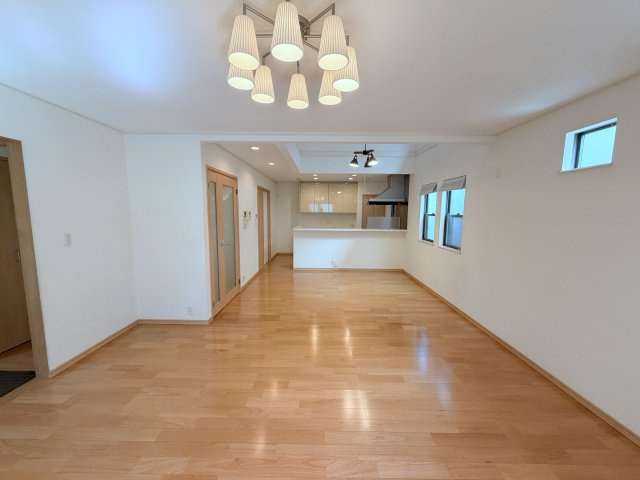 京田辺市山手西２丁目の居間・リビング