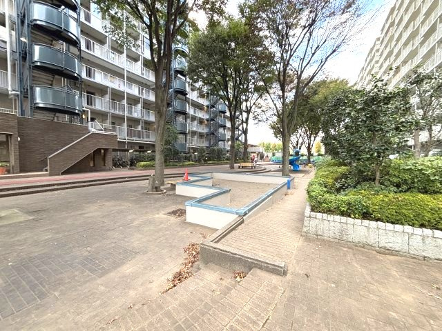 ガーデンシティ狭山壱号館の周辺|敷地内の公園です。