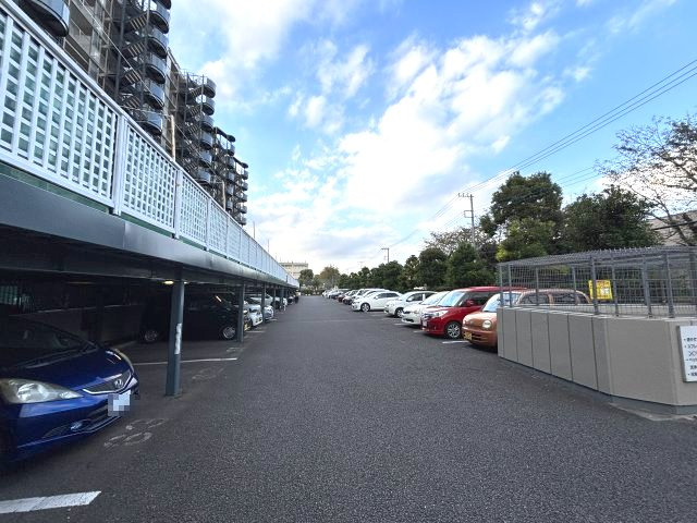 ガーデンシティ狭山壱号館の駐車場|敷地内駐車場です。