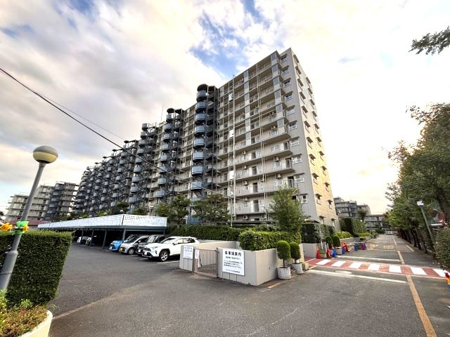ガーデンシティ狭山壱号館の外観|閑静な住宅街です。近隣には、商業施設が多数あり、生活に便利です！