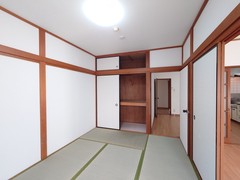 ローヤルコーポの和室