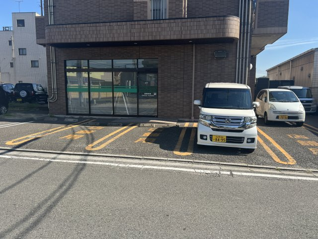 プレスティージュタカヨコ　店舗事務所の駐車場