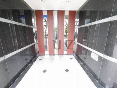 グリフィン横浜山下町のエントランス