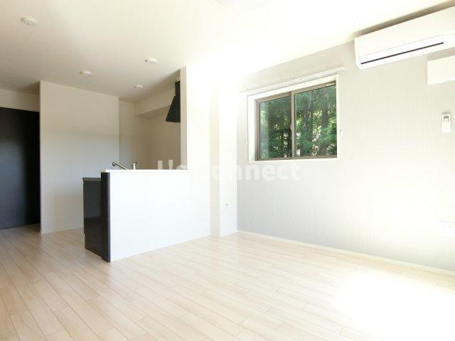 【居間・リビング】 | パーチェミノクラ（pace minokura) | 角部屋で２面に窓があります。