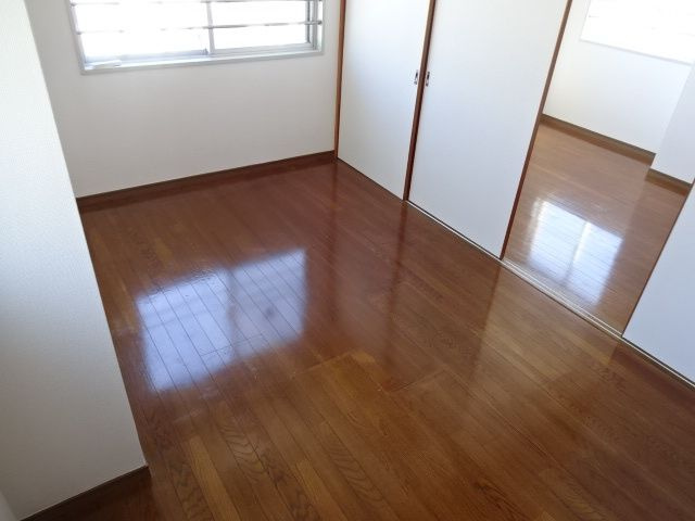 成田ビルの寝室