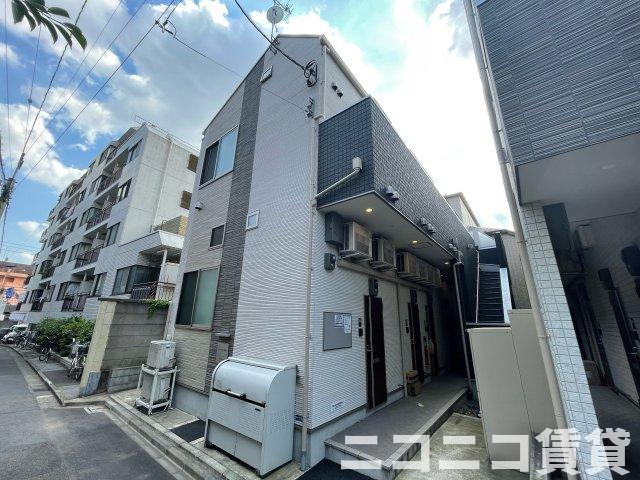 新宿区若松町のアパートの外観