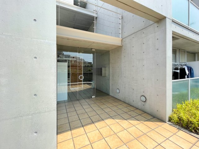 G - CUBEのエントランス