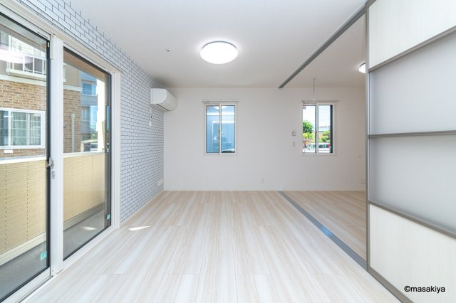 トリシアの居間・リビング|室内写真は3階のお部屋のものです。色が異なる場合があります。