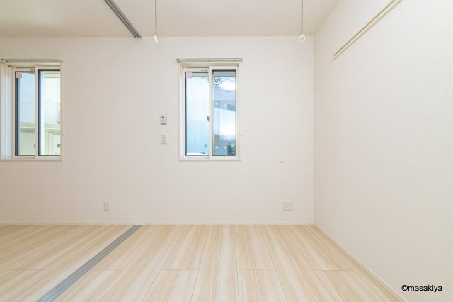 トリシアの洋室|室内写真は3階のお部屋のものです。色が異なる場合があります。