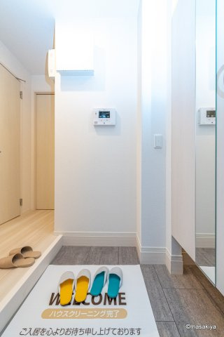トリシアの玄関|室内写真は3階のお部屋のものです。色が異なる場合があります。