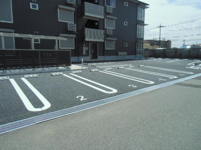プリエールの駐車場