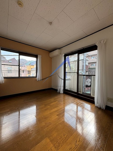ヒルプレイス の居間・リビング|洋室のお部屋です。