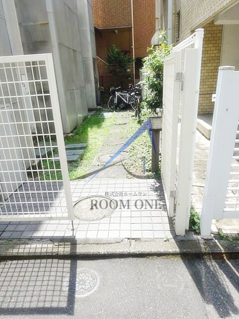 トップルーム目黒のエントランス|エントランスです。